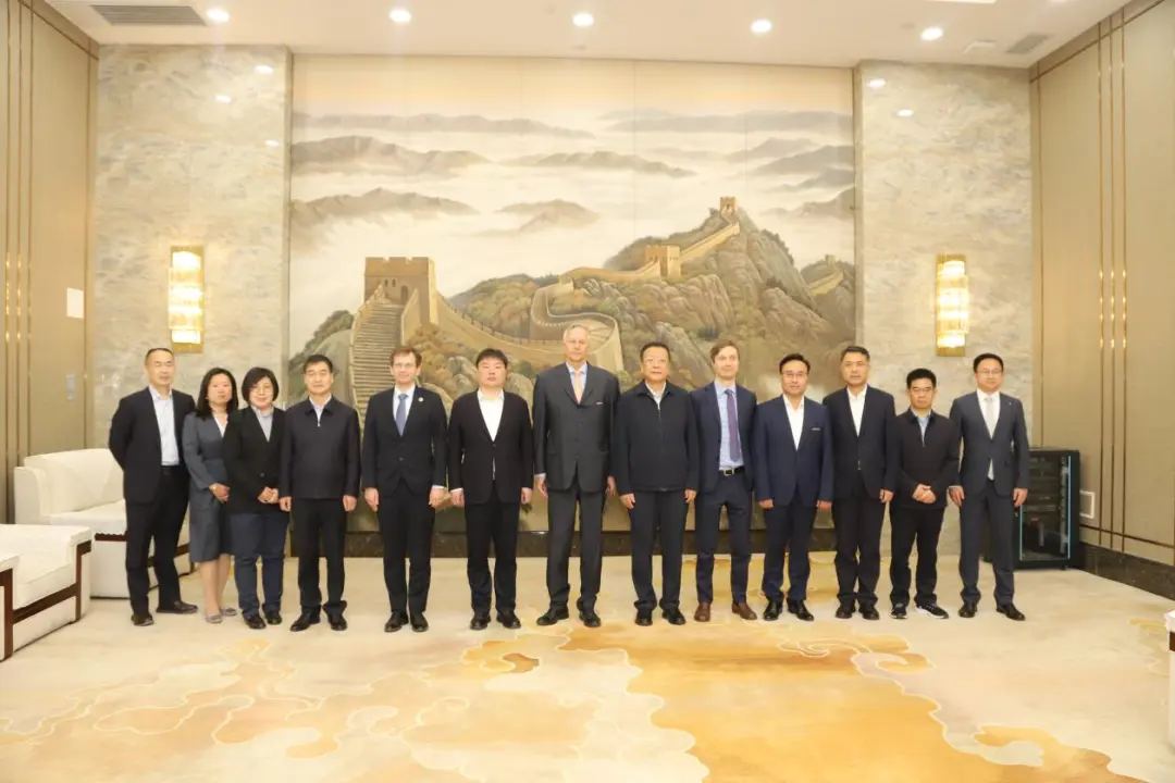 19家跨國(guó)集團(tuán)頭部企業(yè)走進(jìn)內(nèi)蒙古考察交流